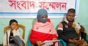 কুলিয়ারচরে আদালতের আদেশ উপেক্ষা করে প্রবাসী পরিবারের ঘর ভাঙচুরের অভিযোগে সংবাদ সম্মেলন